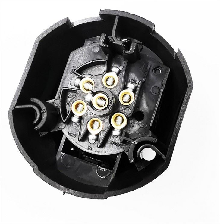 7 pin trailer socket (3)