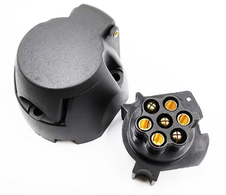 7 pin trailer socket (4)